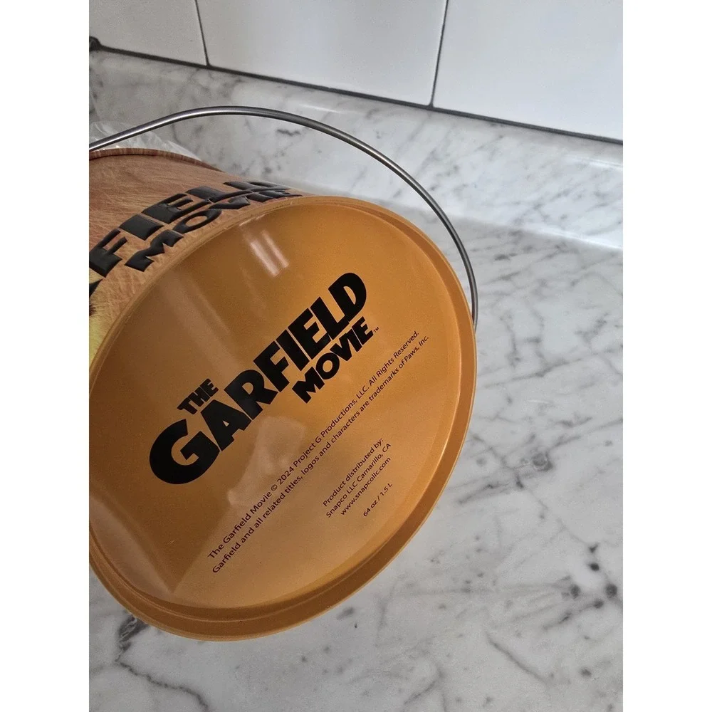 New Garfield The Movie Promo Popcorn Bucket With Garfield & Odie Plush